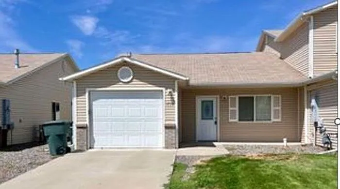 1733 Christopher Way — Photo 1