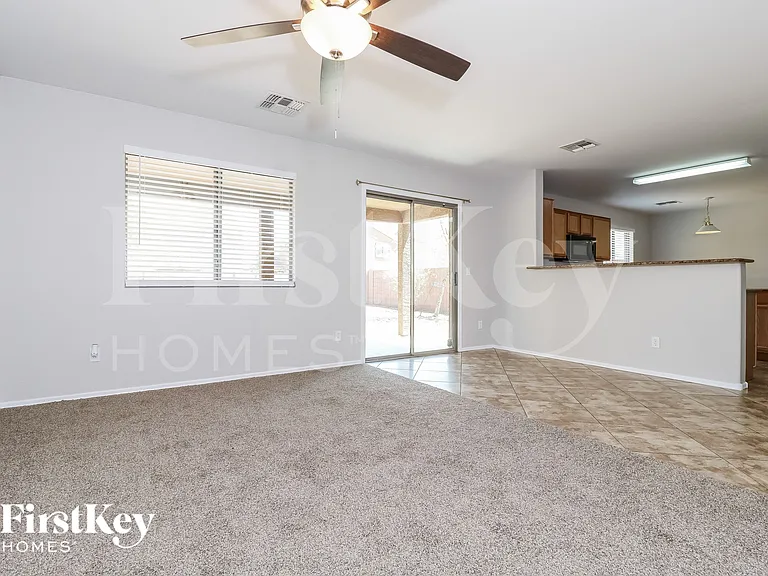 3256 W Huntington Dr — Photo 6