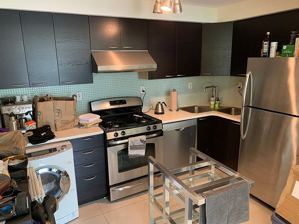 2nd image of 131 N 4th St APT 3A