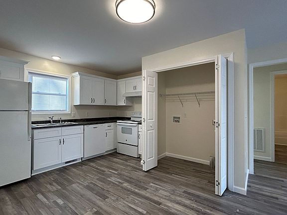 4th image of 2301 Lakeland Dr APT 3