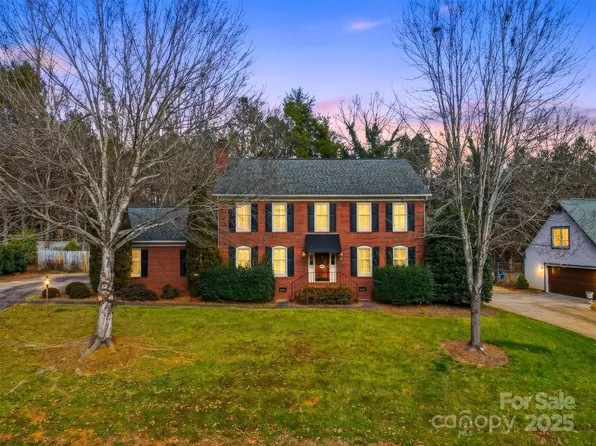 147 35th Ave NE, Hickory, NC 28601