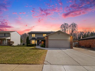 37084 Fox Pointe Dr, New Baltimore, MI, 48047