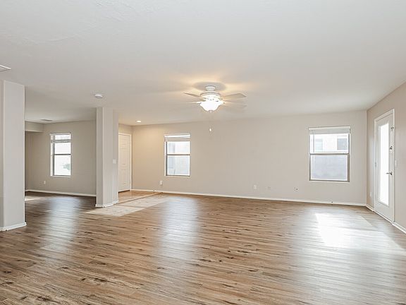 4th image of 43680 W Bedford Dr