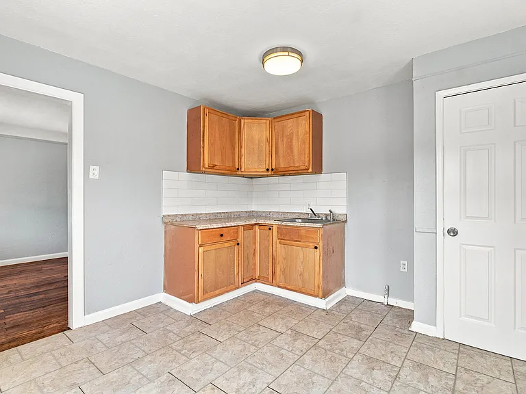 11907 Roxbury St — Photo 11