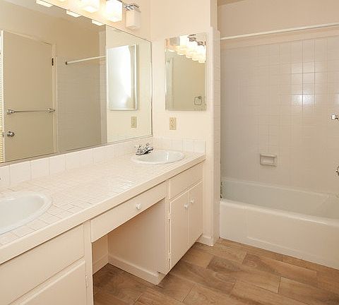 3rd image of 26965 Orchard Hill Ln