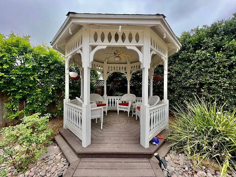 1934 Donahue Dr — Photo 19