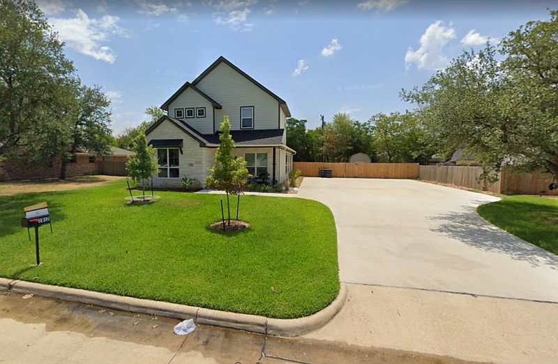 2nd image of 1012 Dominik Dr