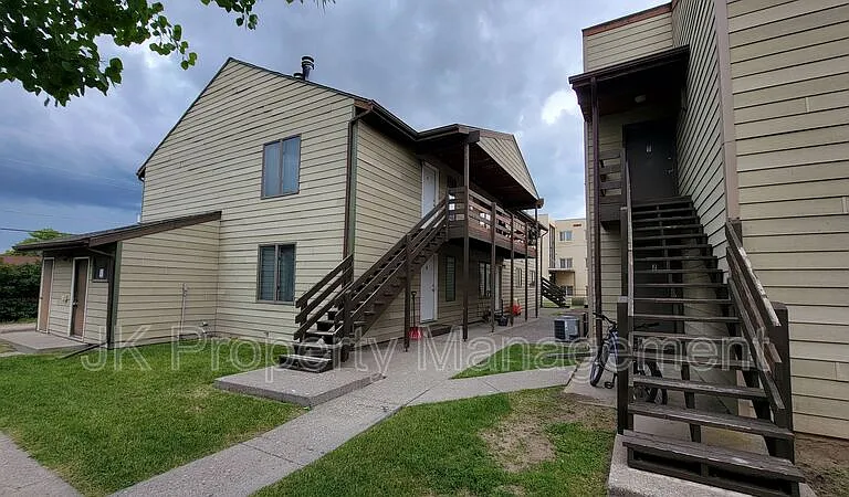 3516 11th Ave S #10 — Photo 2