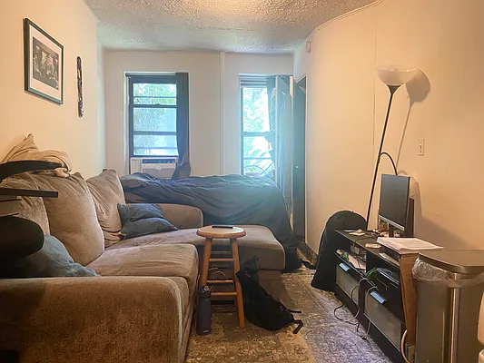 Rented by SIMPLR | media 6