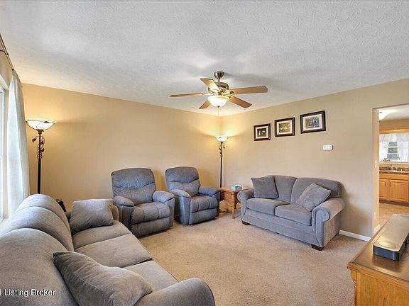 5th image of 483 John Austin Ln