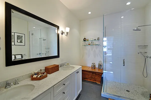 Sold by Corcoran | media 19