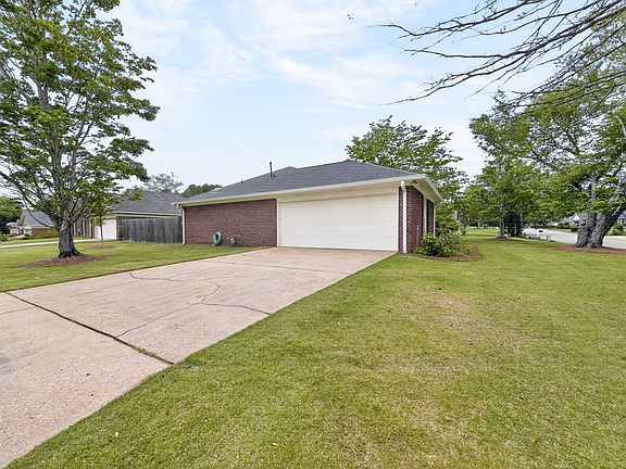 4th image of 8101 Wood Fern Dr