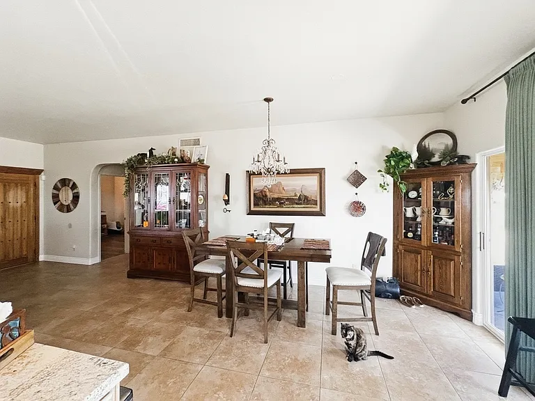 1033 E Irvine Rd #A — Photo 11