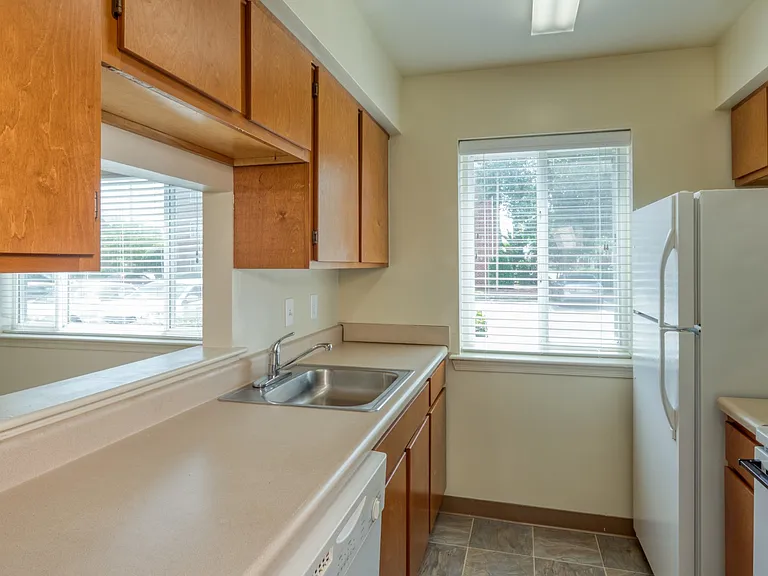 Mission College Apartments — Photo 7