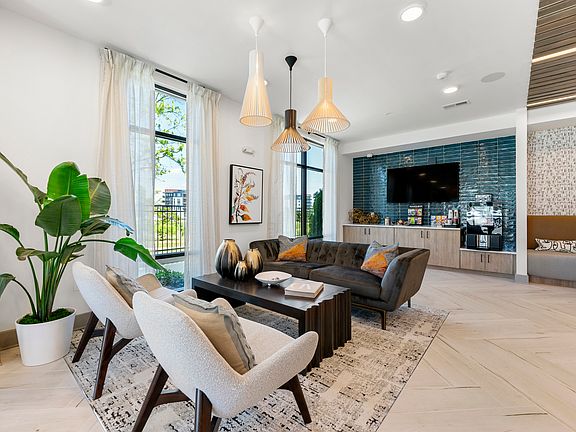 5th image of 2100 Saint Thomas Dr SW #2018