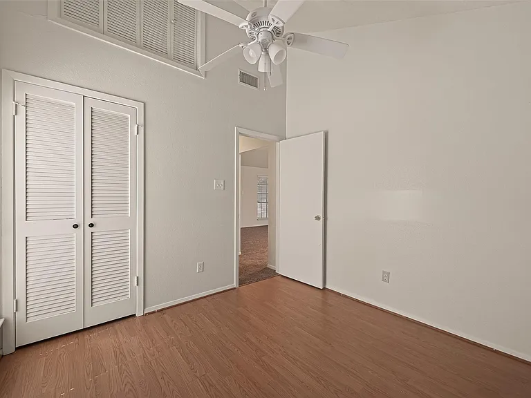 2714 S Brompton Dr — Photo 29
