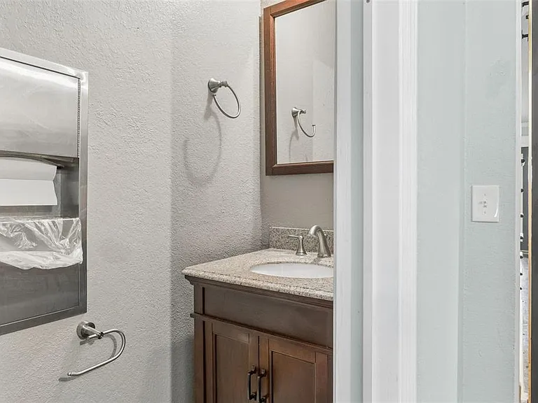 5720 Dalden Dr #5720 — Photo 11