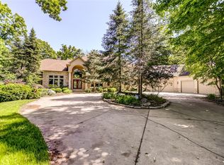 4050 S Lake Ct, Decatur, IL 62521