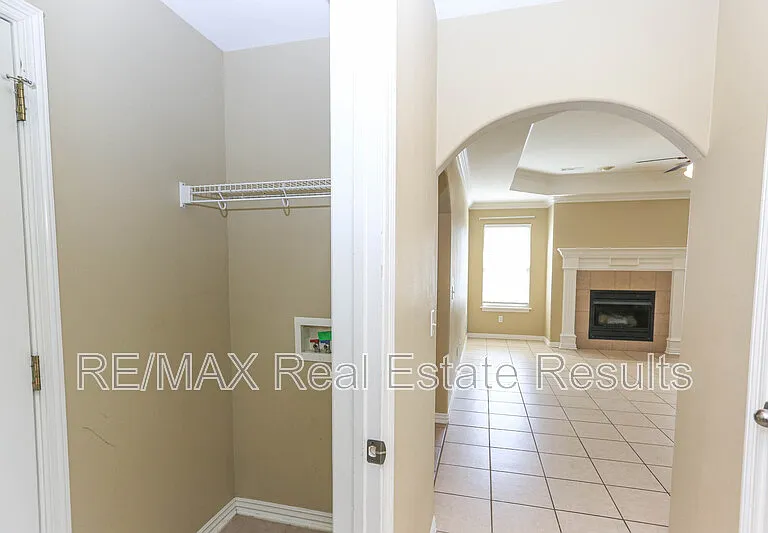3703 SW Carriageway Ave — Photo 13