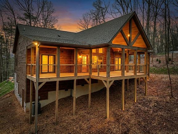 3rd image of 223 Bent Wood Ln