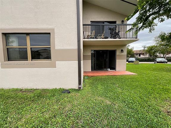 3rd image of 9876 Nob Hill Ct #25