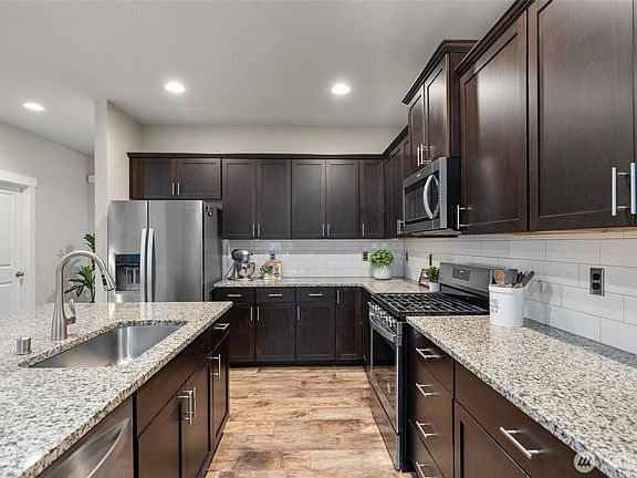 5th image of 3215 104th Avenue NE