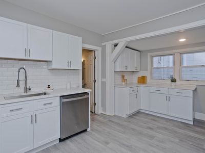 85 Congress Ave, Holyoke, MA, 01040
