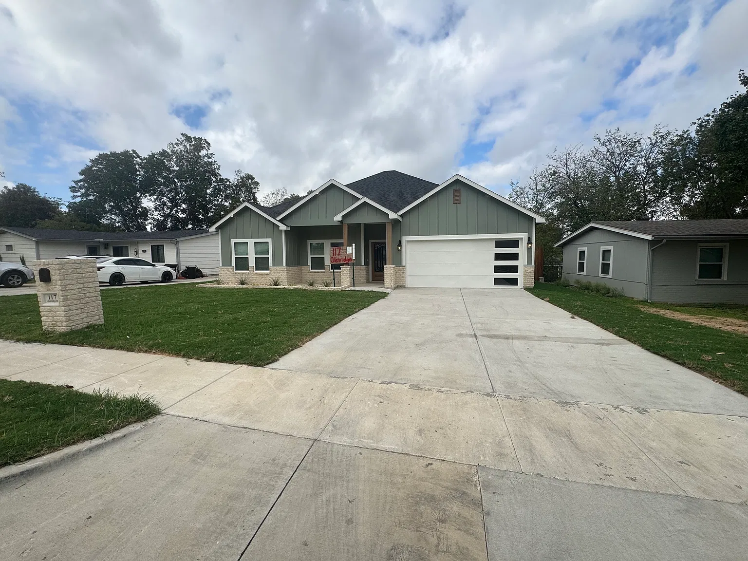 3 bed, 1690 sqft, $2,450 — Photo 1