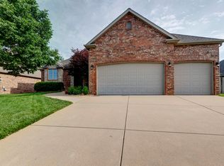 3413 E Manitoo St, Springfield, MO 65804