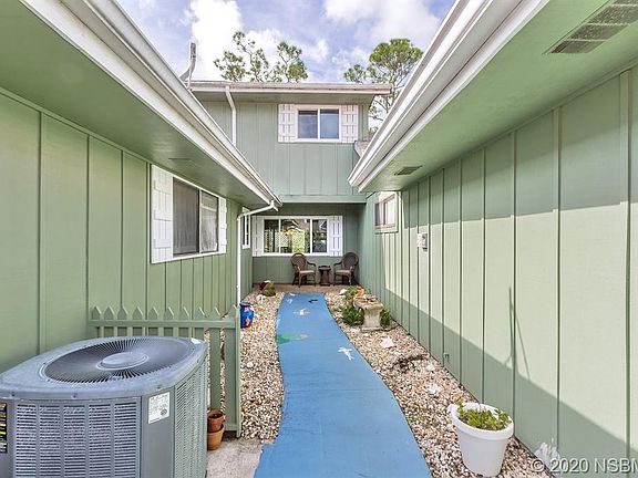 4th image of 8 Andrea Dr