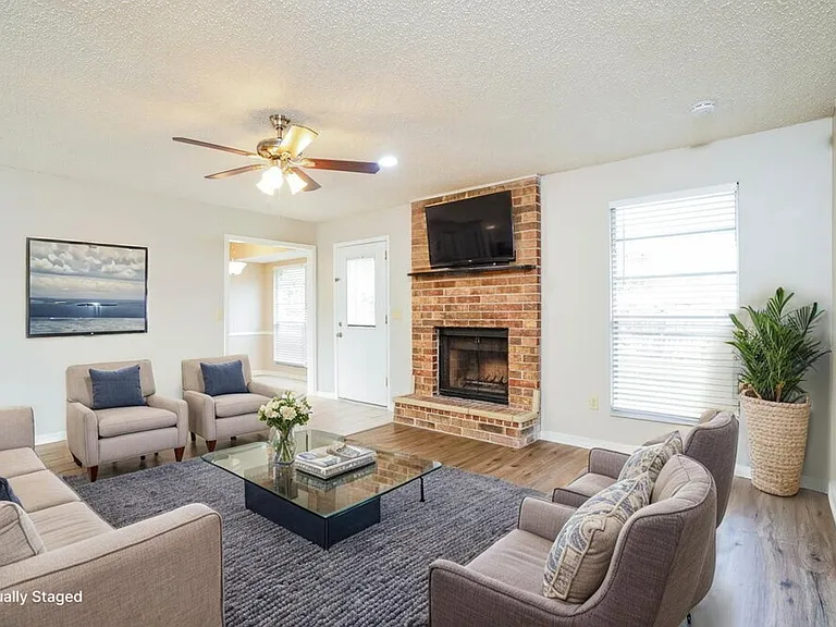 2677 Aberdeen Ct — Photo 4