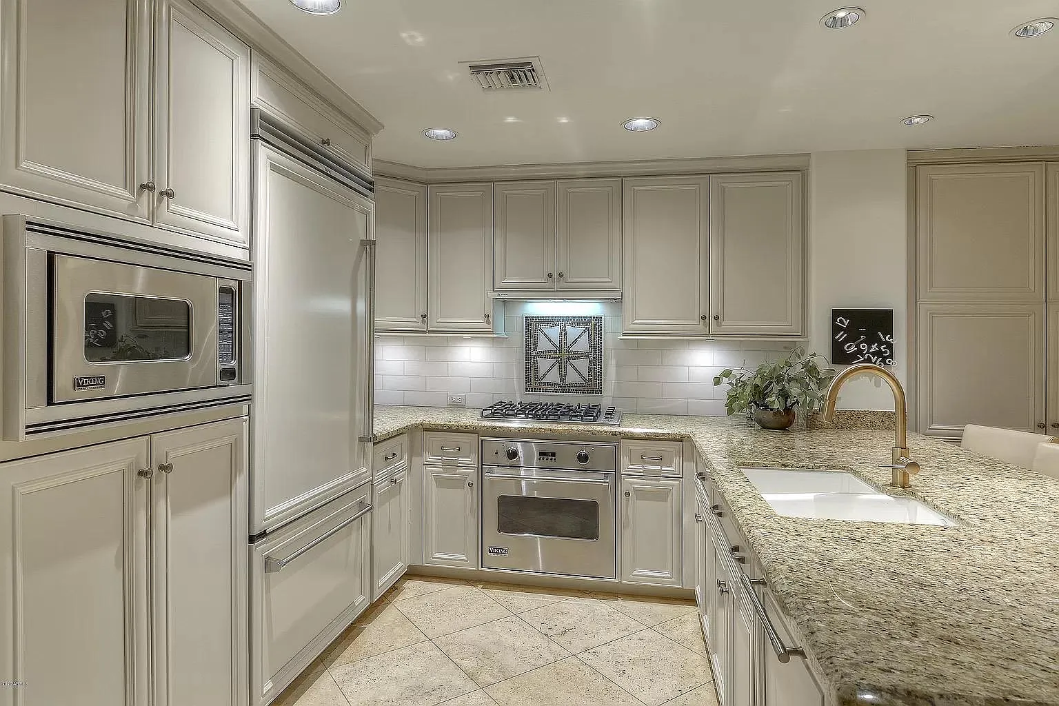 7181 E Camelback Rd — Photo 4