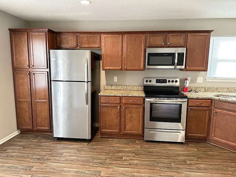 502 SE Maple Dr — Photo 6