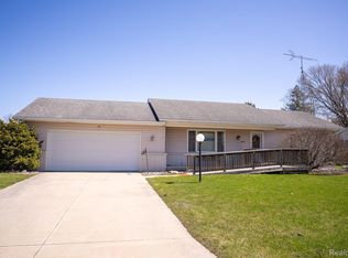 5071 Joy Dr, Swartz Creek, MI 48473