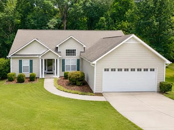 555 Flintlock Dr, Dacula, GA 30019