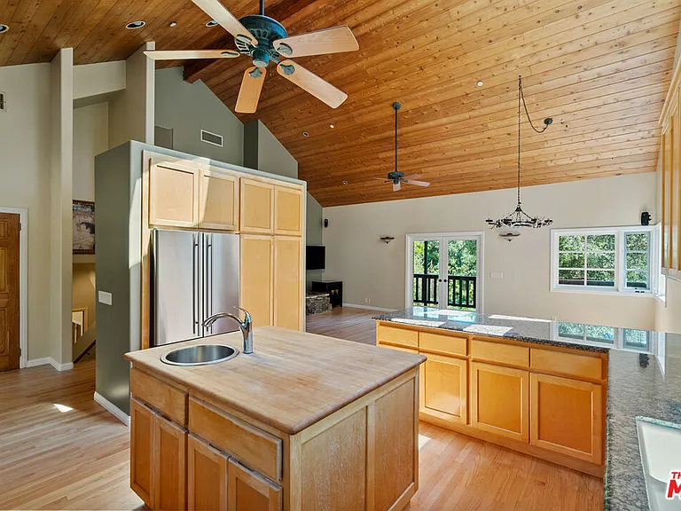 20912 Fontaine Rd — Photo 14