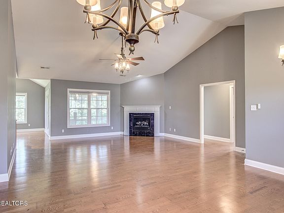5th image of 1074 Saint Johns Dr