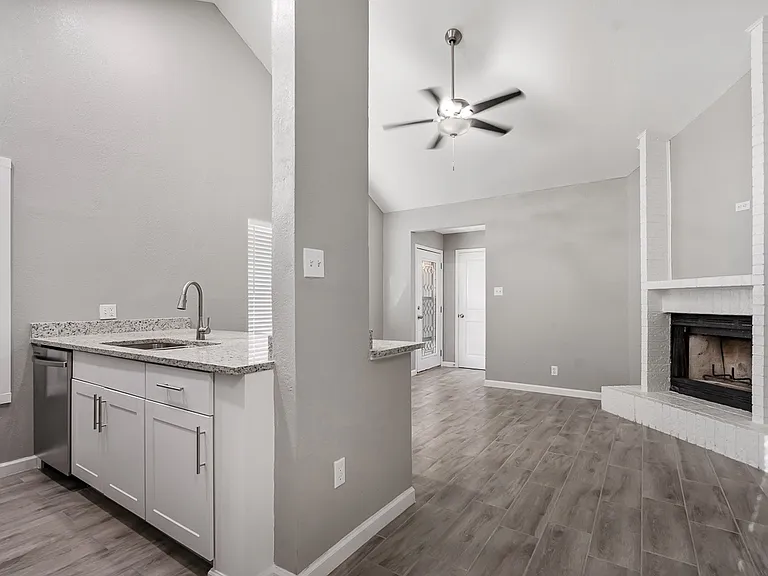 11842 Priscilla Cir — Photo 4