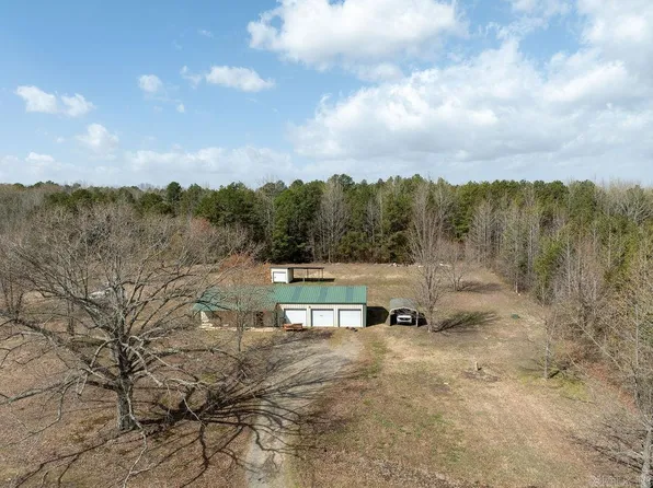 390 Fox Chase Dr, Greers Ferry, AR 72067