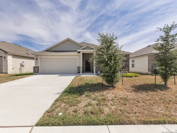 765 Stonemanor Bay, Seguin, TX 78155