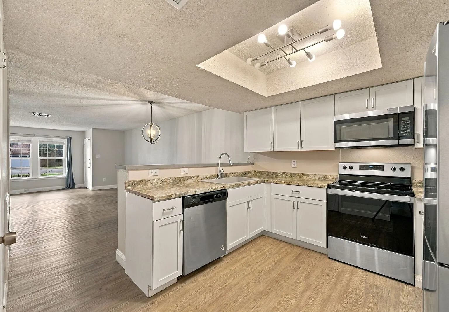 2 bed, 2.0 bath, 1145 sqft, $1,450 — Photo 2