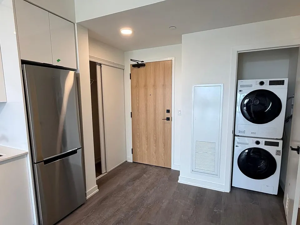 7 Erie Ave #805