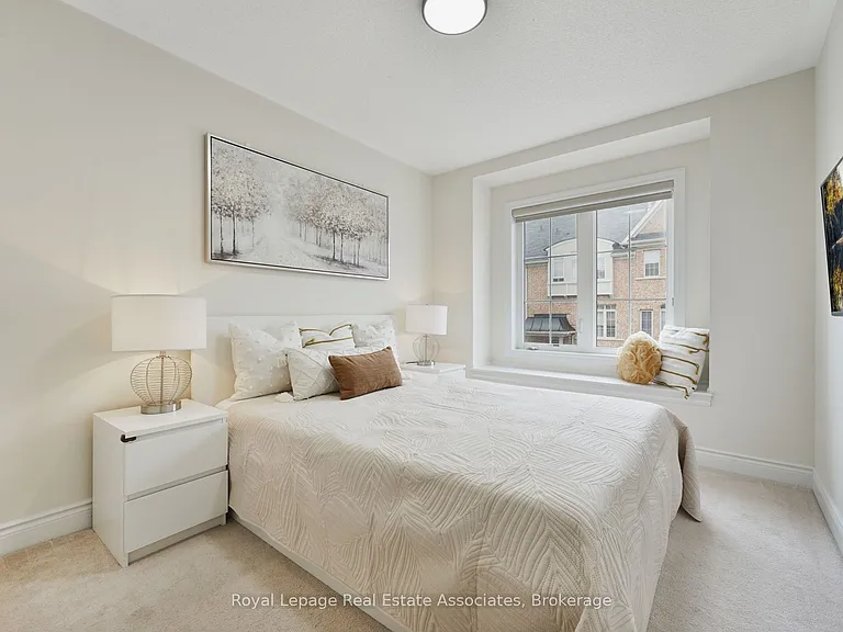 41 Mazarine Ln — Photo 29