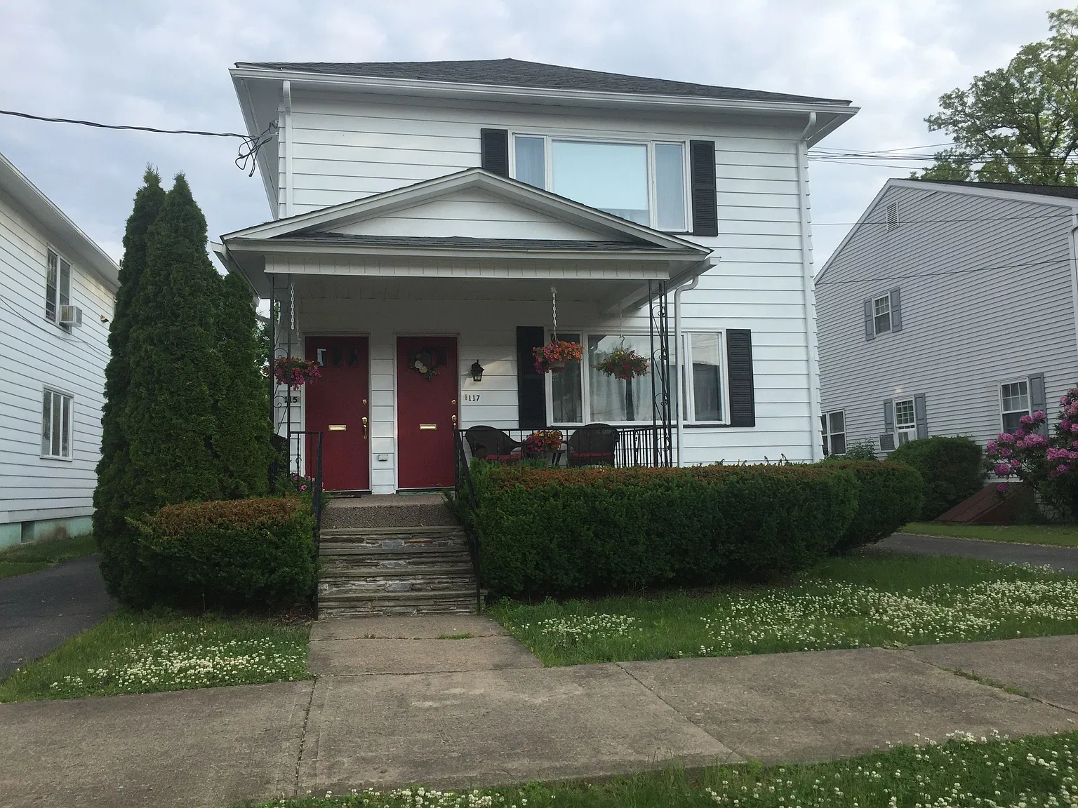 3 bed, 1.5 bath, 1800 sqft, $1,390 — Photo 1