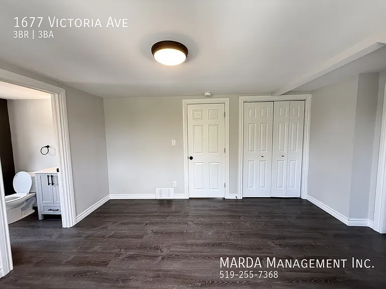 1677 Victoria Ave — Photo 31