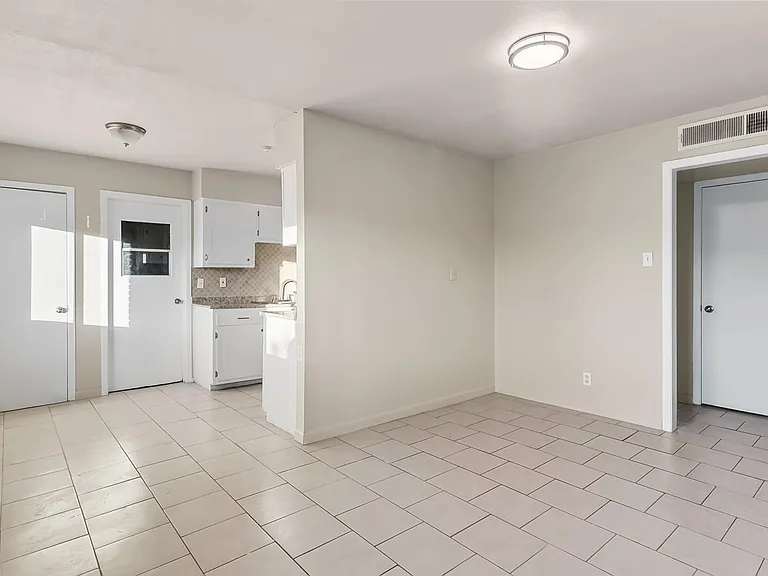 513 Gilmore Way — Photo 20