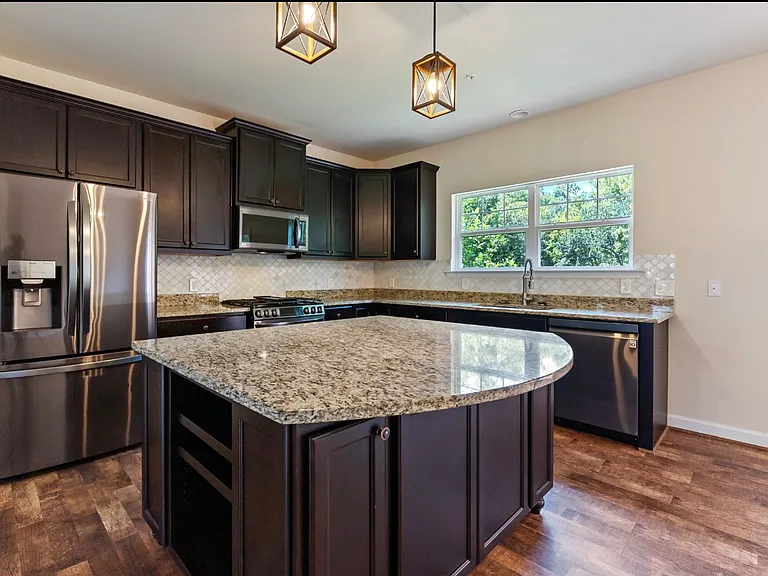 555 English Oak Ln — Photo 5