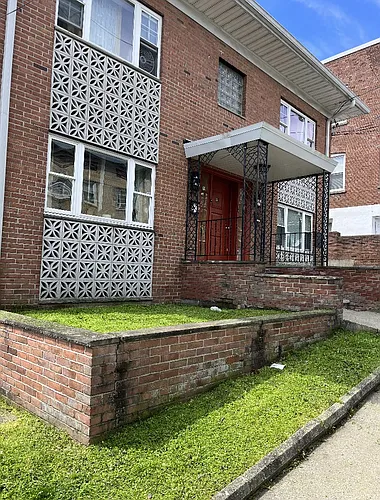81 Carmer Ave #B Photo 1