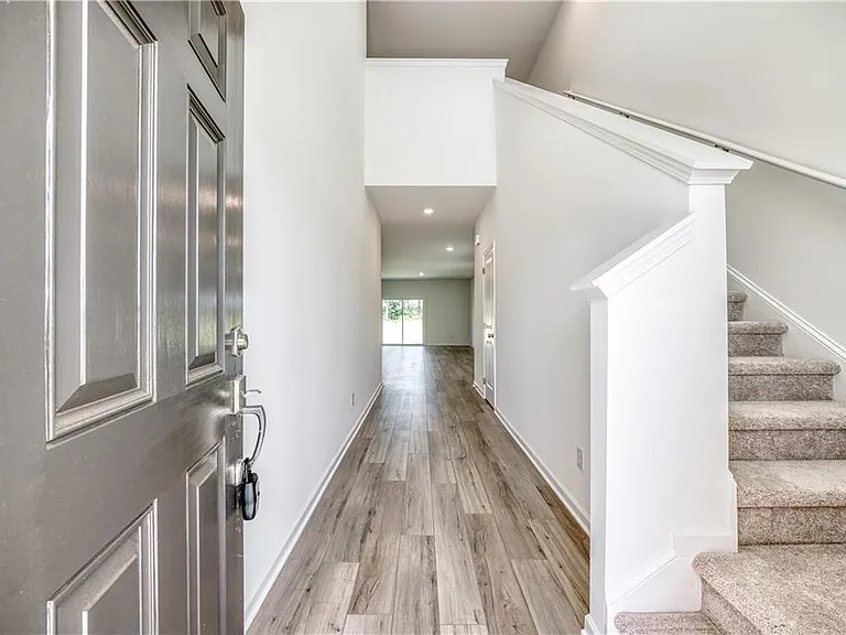 49 Kestrel Dr — Photo 4