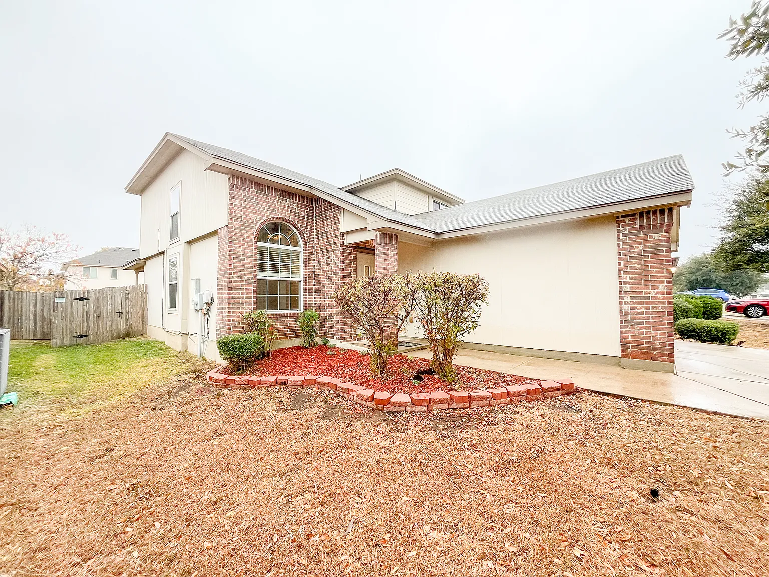 3 bed, 2.5 bath, 1520 sqft, $1,695 — Photo 2